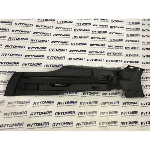 Направляюча шторки багажника права Ford Focus 3 Wagon 2011-2017 BM51N46808A